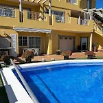 En Con Piscina Privada Διαμέρισμα *