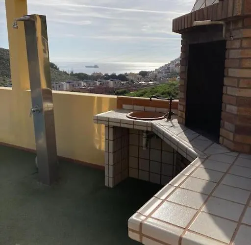 En Con Piscina Privada アパート