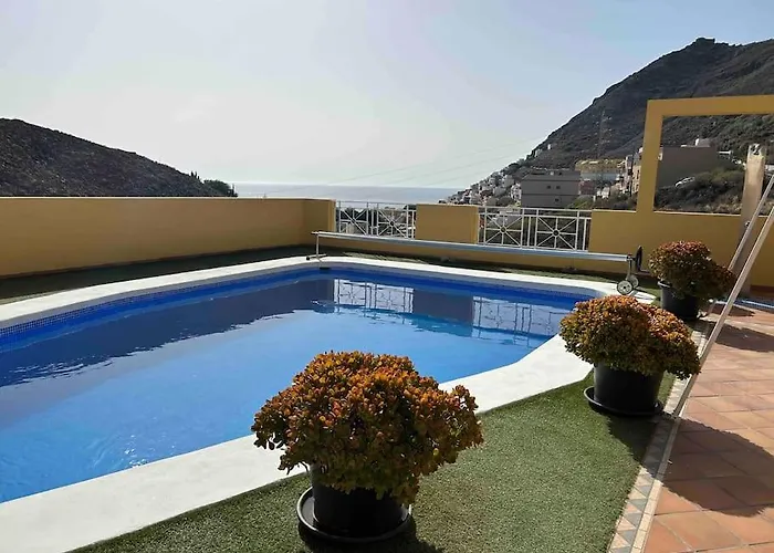 En Con Piscina Privada アパート *